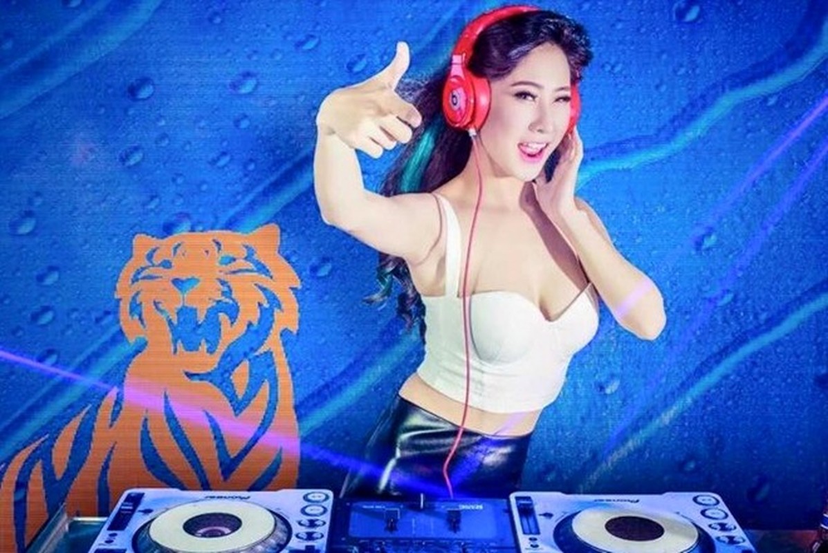 Hot girl va DJ Viet lam gi trong ngay nghi le?-Hinh-8
